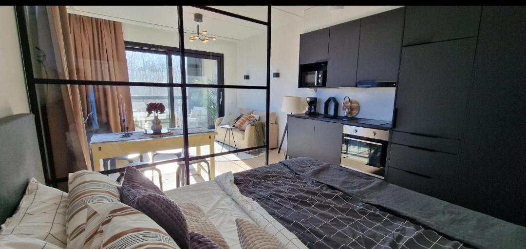 Modern Apartment Near Tampereen Messukeskus, With Own Private And Free Parking Екстер'єр фото